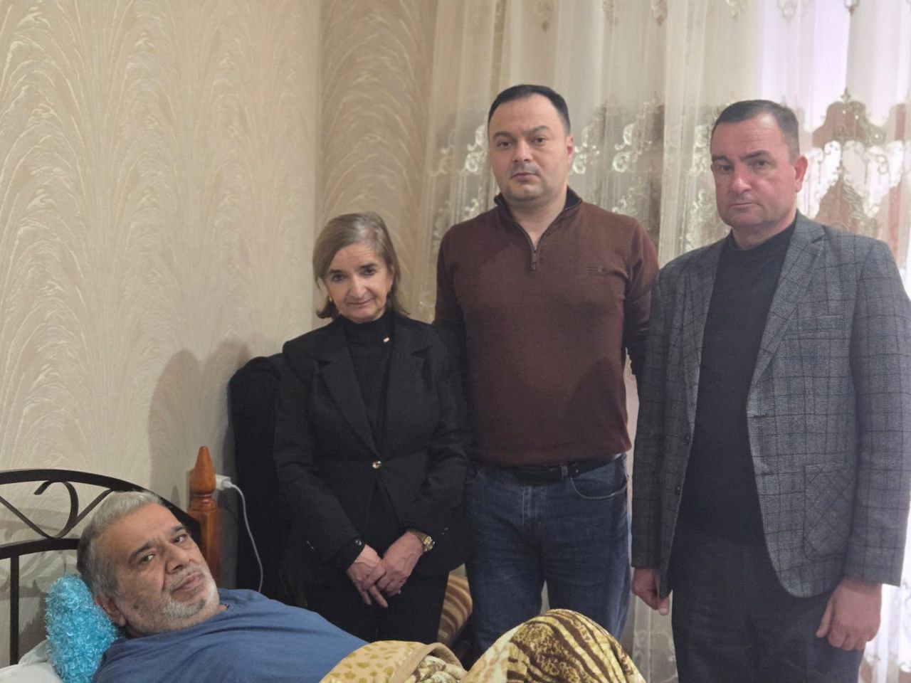 Tanınmış jurnalistin səhhəti PİSLƏŞDİ &ndash; FOTO