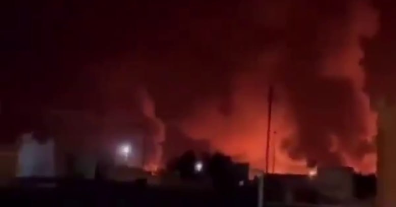 ABŞ və İsraildən Bəndər-Lengə limanına BİRGƏ HÜCUM – Gəmilər belə məhv edildi – VİDEO ABŞ və İsraildən Bəndər-Lengə limanına BİRGƏ HÜCUM – Gəmilər belə məhv edildi – VİDEO