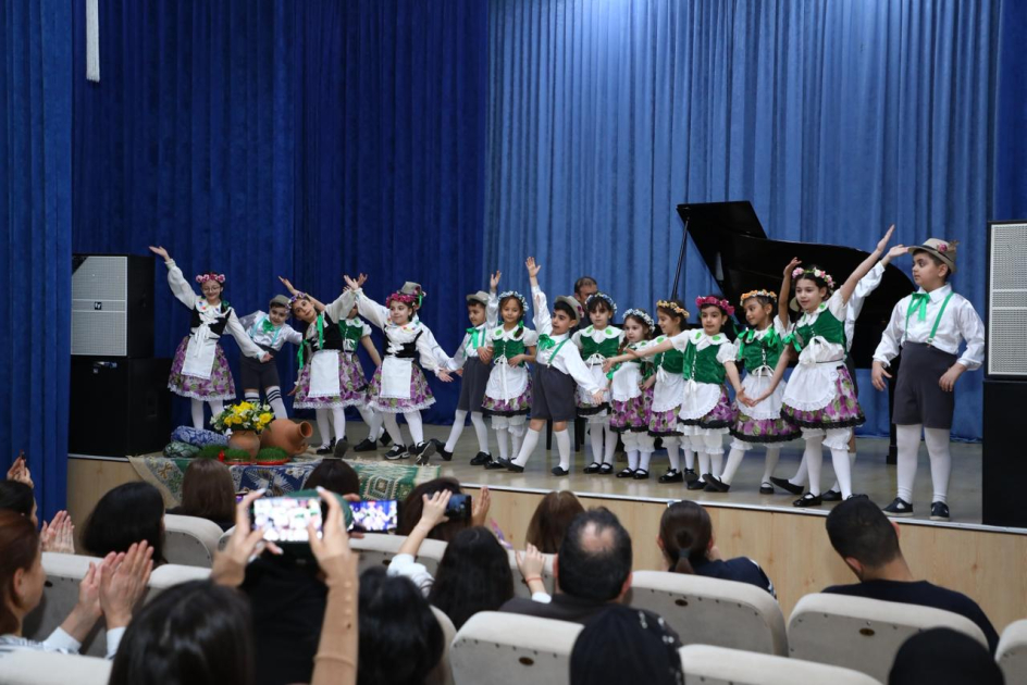 Novruz festivalında istedadlı uşaqların əl işləri və rəsm əsərləri nümayiş etdirildi - FOTO