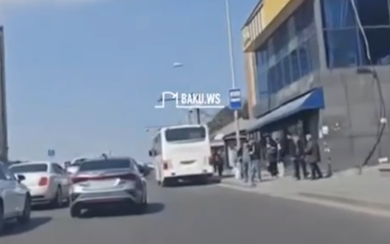 “Şamaxinka”dakı həmin avtobus zolağı ləğv edildi - VİDEO “Şamaxinka”dakı həmin avtobus zolağı ləğv edildi - VİDEO