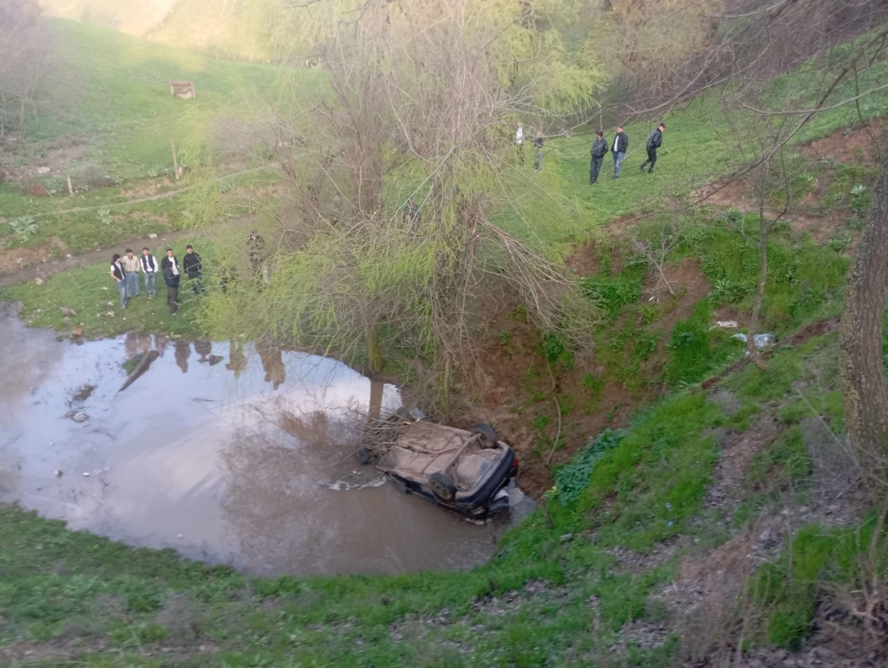 Cəlilabadda avtomobil körpüdən kanala AŞDI - VİDEO