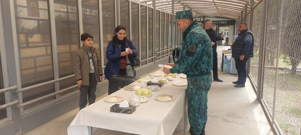 İrandan Azərbaycana indiyədək 2 921 nəfər təxliyə olunub - FOTO İrandan Azərbaycana indiyədək 2 921 nəfər təxliyə olunub - FOTO