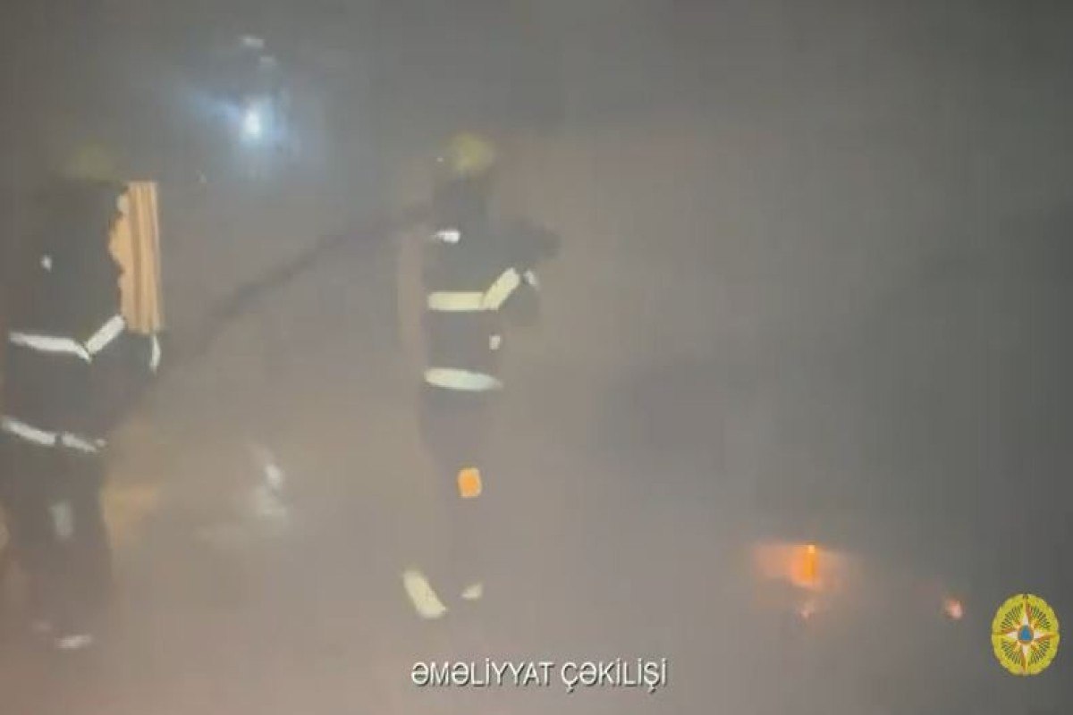 Kürdəmirdə avtomobil yandı - VİDEO Kürdəmirdə avtomobil yandı - VİDEO