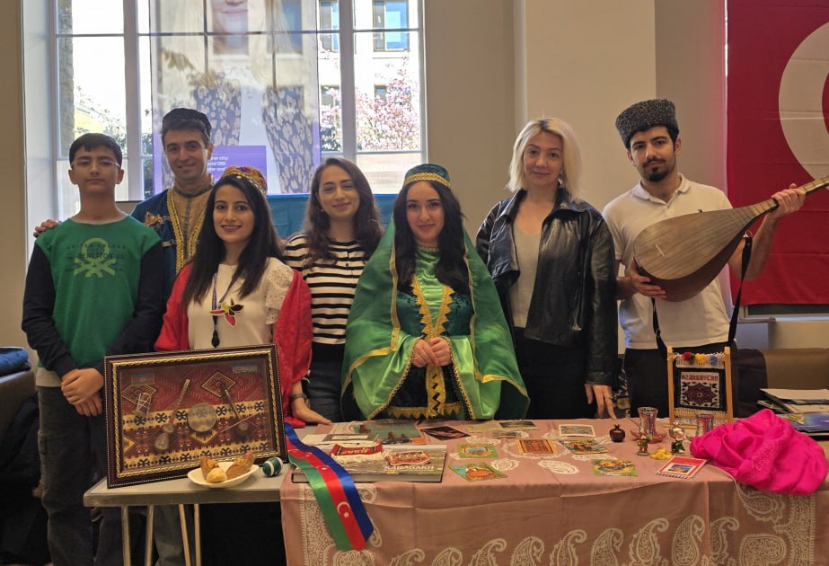 London Universitet Kollecində Azərbaycanla bağlı Novruz stendi quruldu London Universitet Kollecində Azərbaycanla bağlı Novruz stendi quruldu