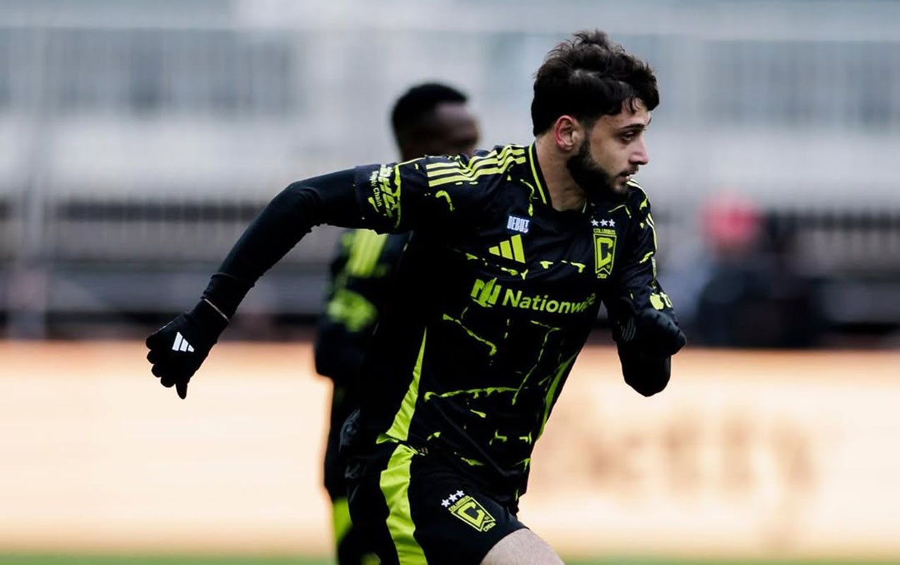 İlk oyunundan FOTOLARINI paylaşdı