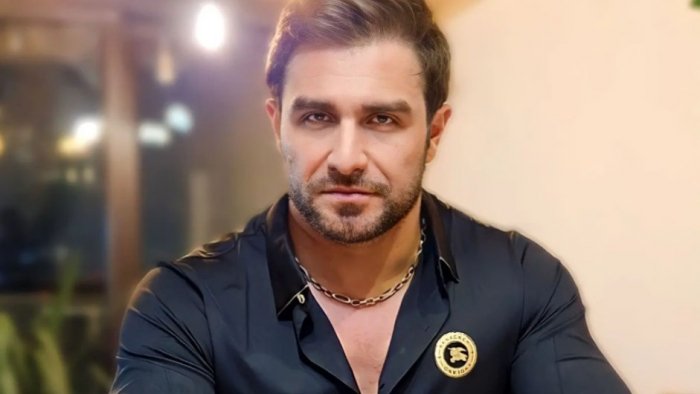 Talıb Tale Rusiyada qəza enişi edən təyyarədə olub - VİDEO Talıb Tale Rusiyada qəza enişi edən təyyarədə olub - VİDEO