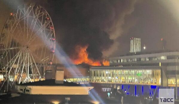 Moskvanın mərkəzində güclü yanğın - Ölənlər var - VİDEO