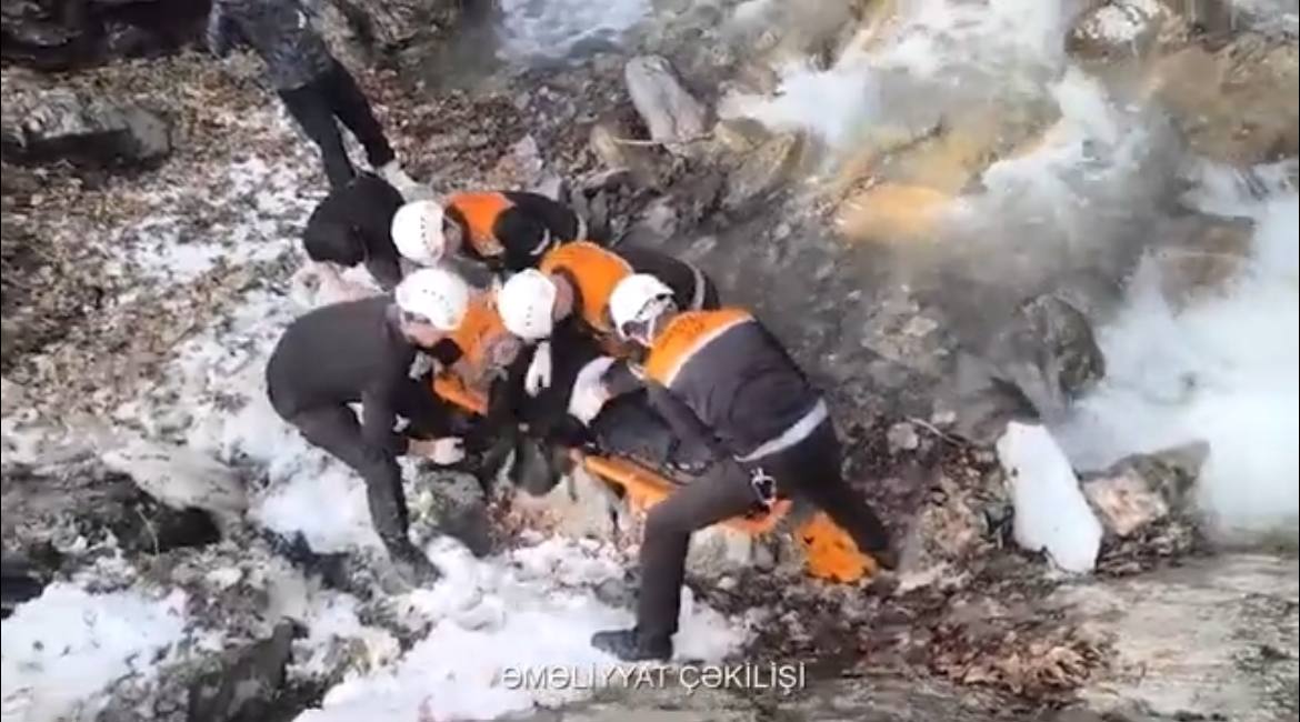 Qəbələdə 50 yaşlı kişi dağda yıxılaraq xəsarət alıb - VİDEO