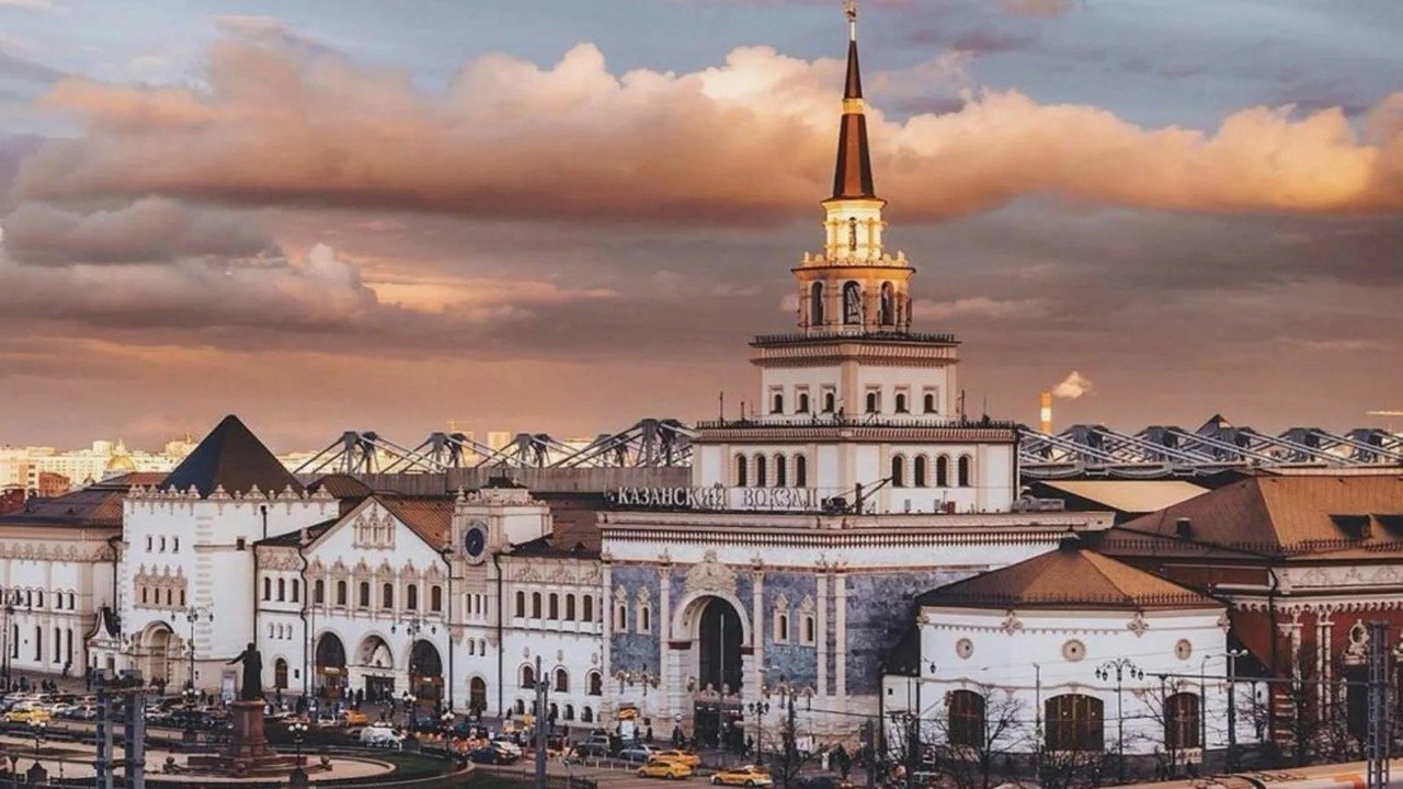 Bu saraya kasıblar da rahatlıqla girirdi – Çarın imzası ilə Sovet hökumətinin tikdirdiyi nadir bina – VİDEO Bu saraya kasıblar da rahatlıqla girirdi – Çarın imzası ilə Sovet hökumətinin tikdirdiyi nadir bina – VİDEO