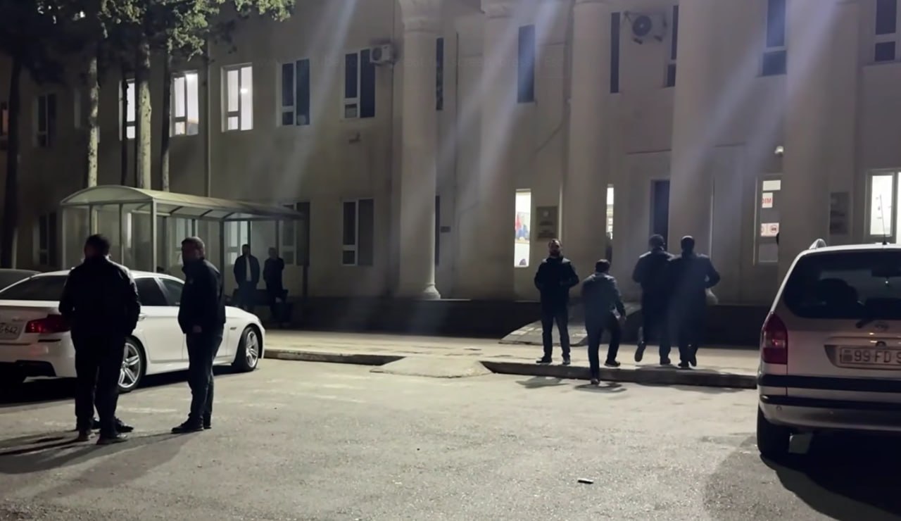 Sumqayıtda qandonduran hadisə: &ldquo;Qardaşımı öldürmək üçün oraya çağırdılar&rdquo; - VİDEO