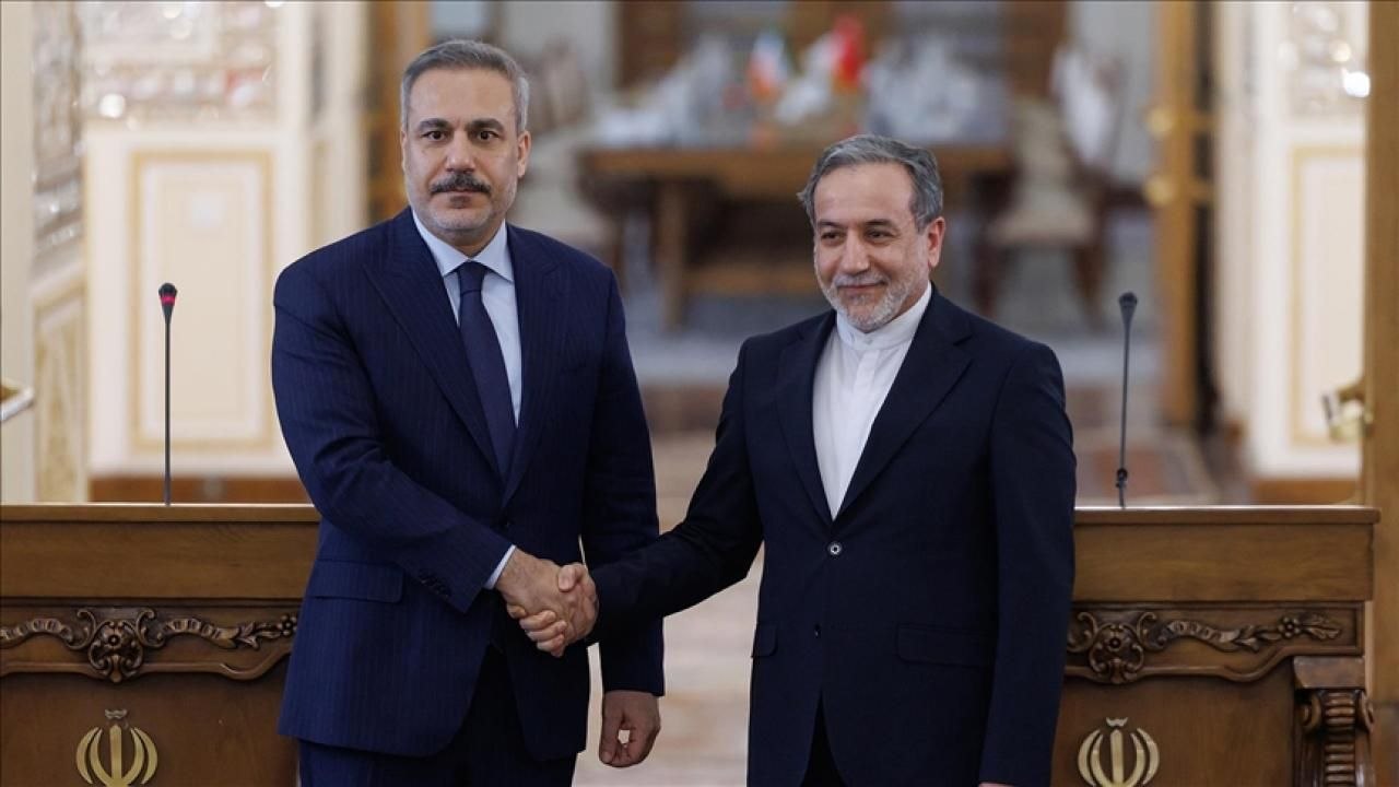 Hakan Fidan iranlı həmkarı ilə müharibəni müzakirə edib Hakan Fidan iranlı həmkarı ilə müharibəni müzakirə edib