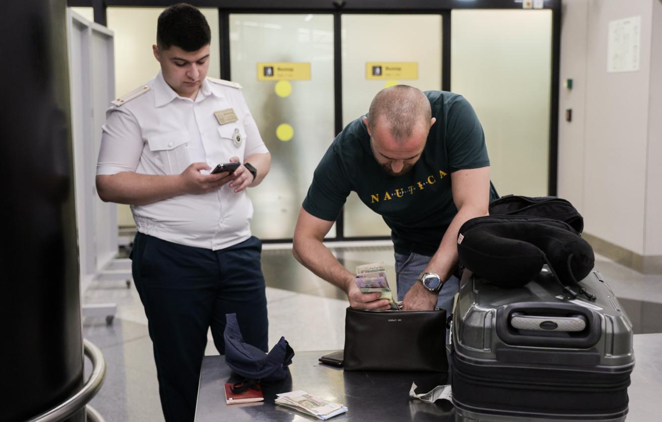 Rusiyada dollar qadağası &ndash; RƏSMİ