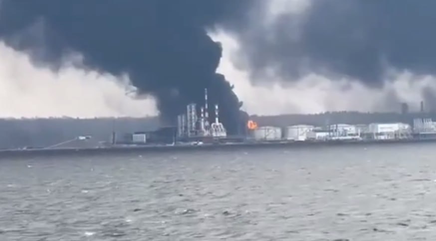 Ukraynanın vurduğu Rusiya limanında yanğın hələ də davam edir &ndash; VİDEO
