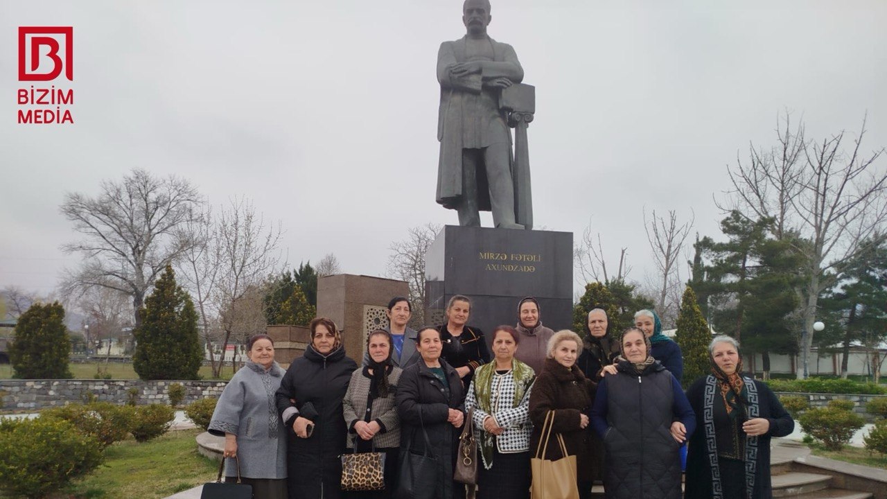 Şəkinin Kiçik Dəhnə kənd orta məktəbinin məzunları 47 ildən sonra bir arada – FOTO Şəkinin Kiçik Dəhnə kənd orta məktəbinin məzunları 47 ildən sonra bir arada – FOTO