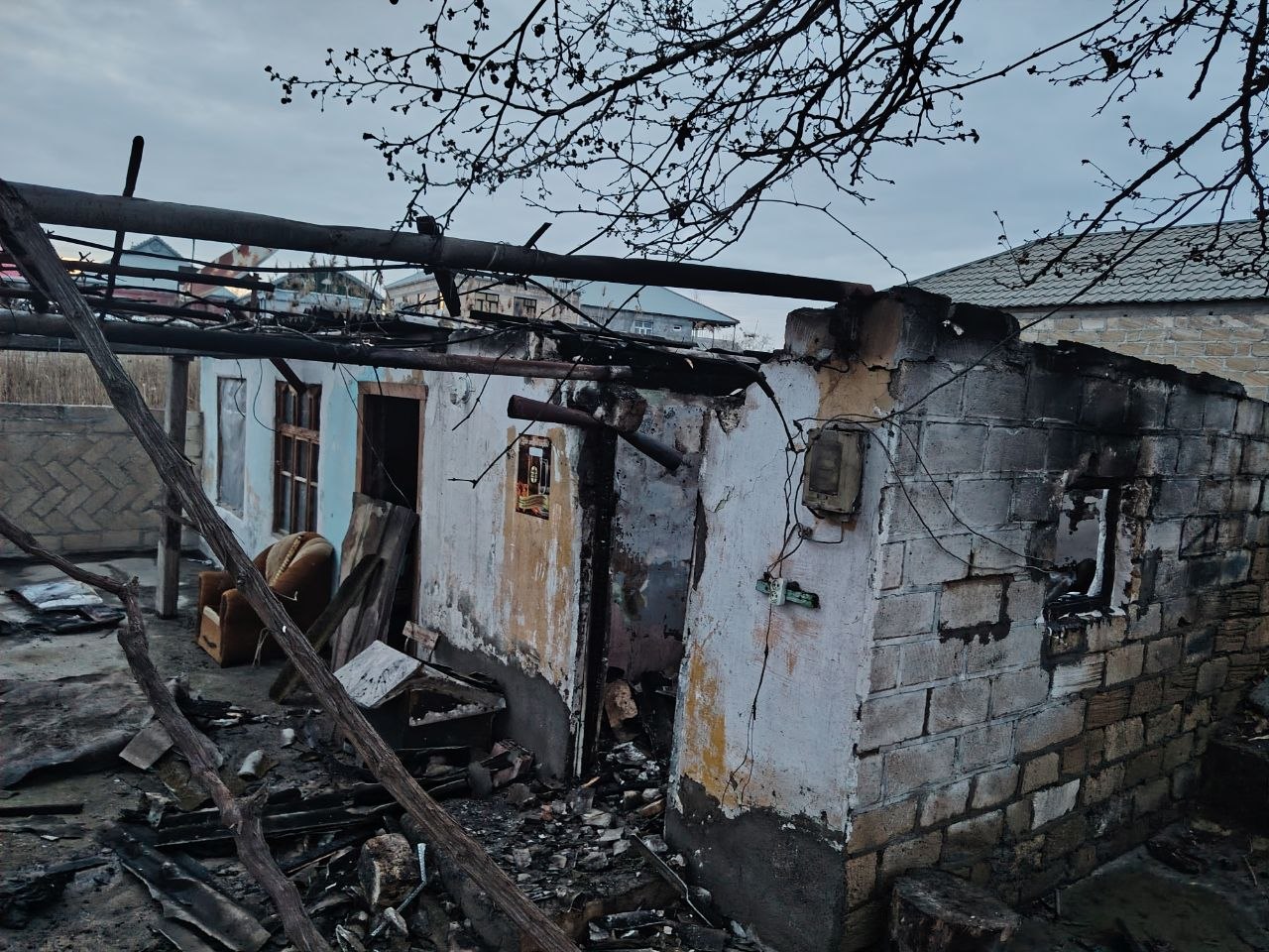 Yevlaxda avtoyuma mərkəzində YANĞIN - FOTO Yevlaxda avtoyuma mərkəzində YANĞIN - FOTO