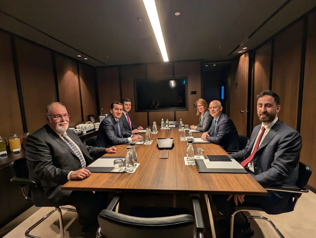 Hikmət Hacıyev Ərdoğanın baş müşaviri ilə GÖRÜŞDÜ: Nələr müzakirə edildi? - FOTO