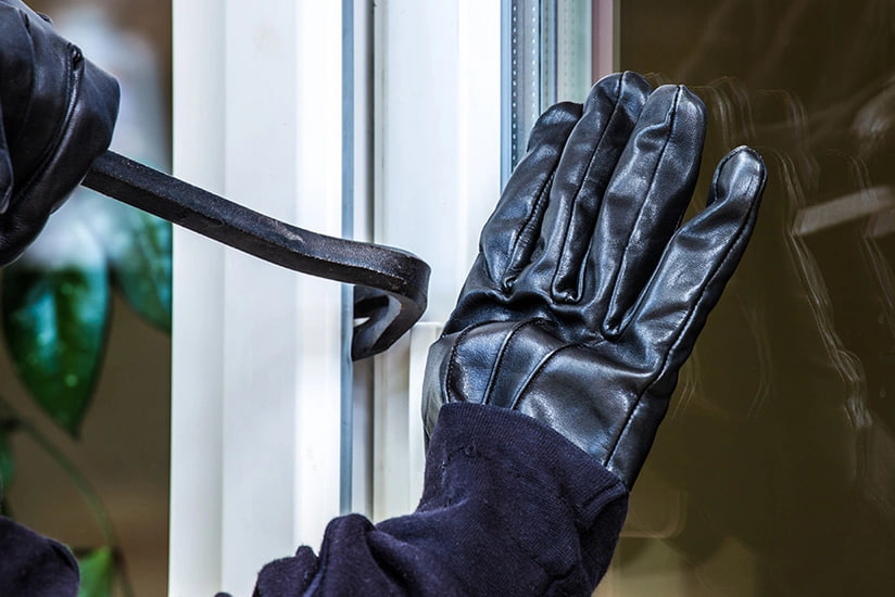 Maştağada evdən 6300 dollar OĞURLANDI Maştağada evdən 6300 dollar OĞURLANDI