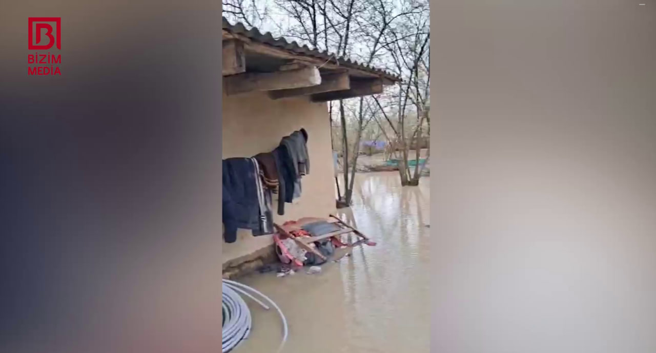 Qusarda köməksiz vəziyyətdə qalan ailə təxliyə olundu – VİDEO – ÖZƏL Qusarda köməksiz vəziyyətdə qalan ailə təxliyə olundu – VİDEO – ÖZƏL