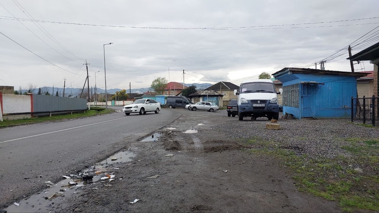 Lənkəranda ağır qəza olub, 5 nəfər xəsarət alıb - FOTO Lənkəranda ağır qəza olub, 5 nəfər xəsarət alıb - FOTO