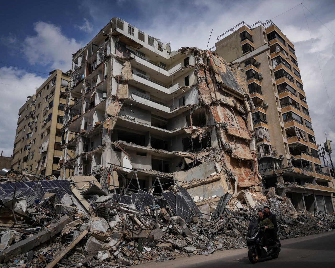 Sutka ərzində İsrailin zərbələri nəticəsində Livanda 47 nəfər HƏLAK OLUB Sutka ərzində İsrailin zərbələri nəticəsində Livanda 47 nəfər HƏLAK OLUB