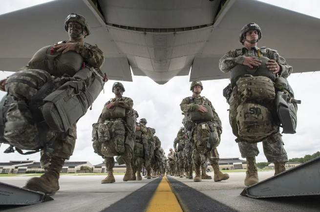 Pentaqon İranda quru əməliyyatlara hazırlaşır - FOTO