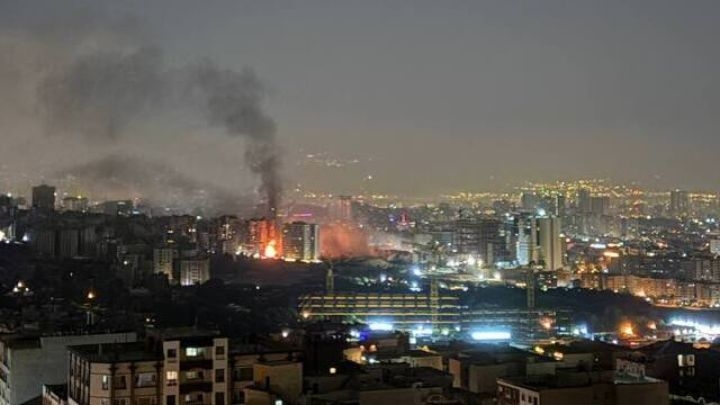 Bu gecə İranın böyük şəhərləri bombalandı - VİDEO Bu gecə İranın böyük şəhərləri bombalandı - VİDEO