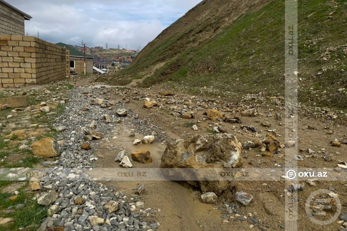 Qobuda sürüşmə oldu - FOTO