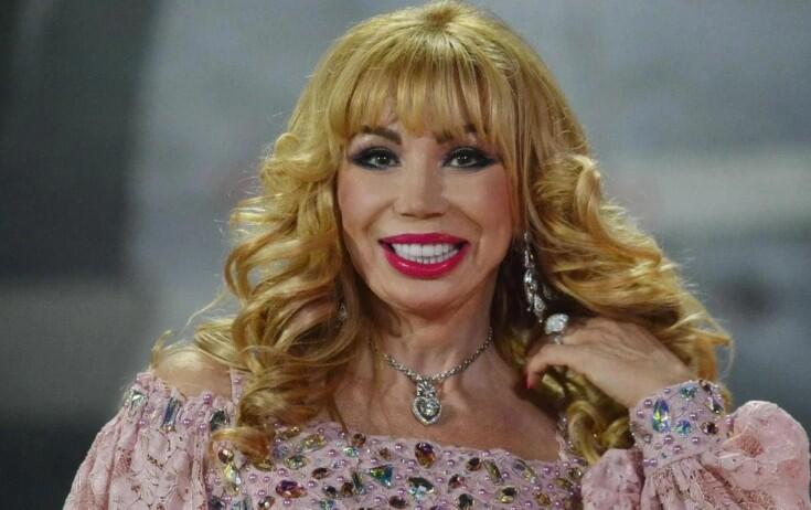 "Mənim kimi müğənni "Jiquli"də gəzməlidir?"