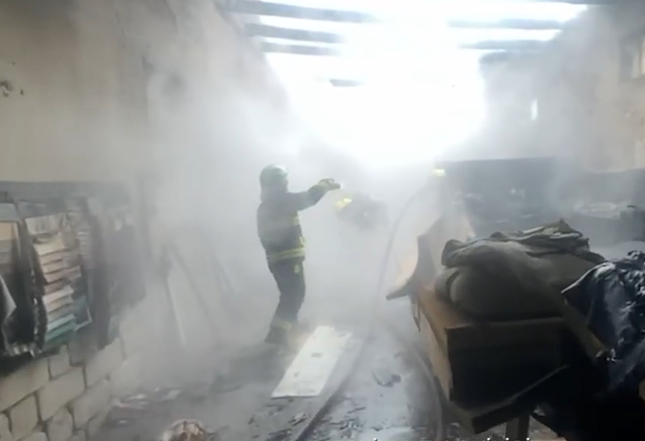 Sumqayıtda mebel sexi yandı – VİDEO Sumqayıtda mebel sexi yandı – VİDEO