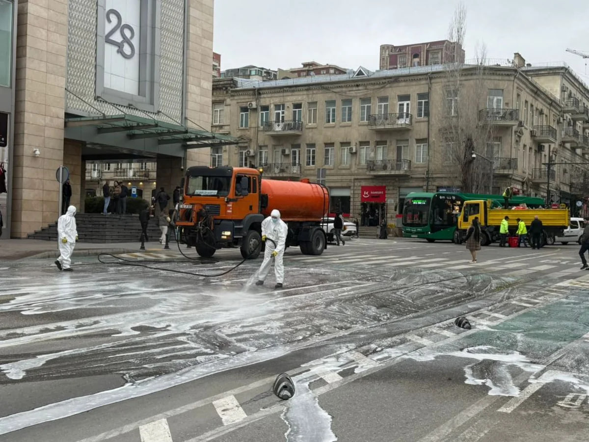 Güclü yağışdan sonra Bakı küçələri yuyuldu &ndash; FOTO