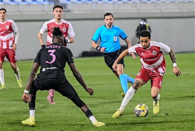 Bu futbolçu “Karvan-Yevlax”ı TƏRK EDƏCƏK Bu futbolçu “Karvan-Yevlax”ı TƏRK EDƏCƏK