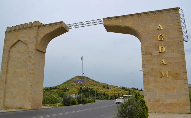 Ağdamda FACİƏ: 22 yaşlı gənc dayısıqızını bıçaqladı