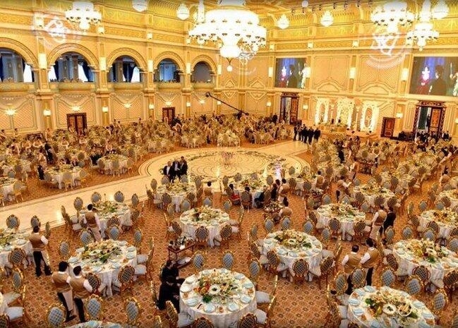 Toy etmək üçün restoranlarda yer tapılmır