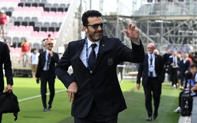 Buffon da istefa verdi