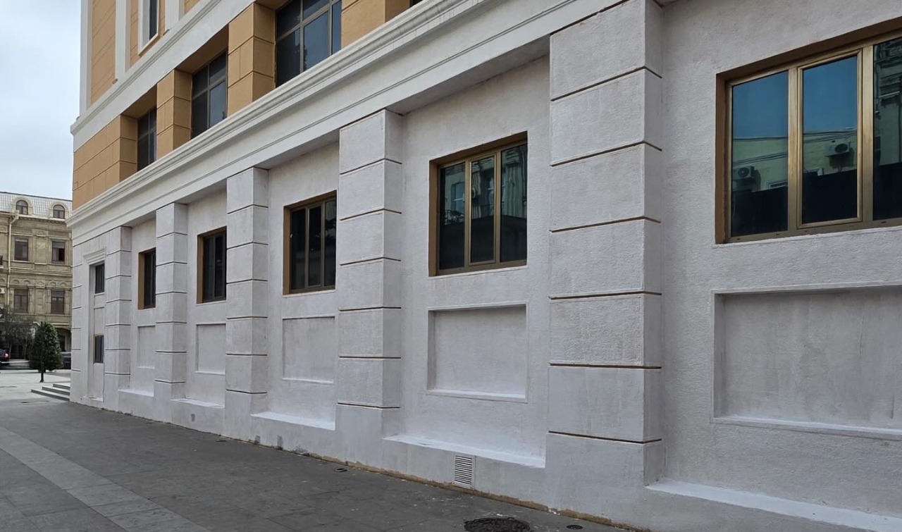 Nizami Kino Mərkəzinin divarları üçün boya sifariş edildi - FOTO