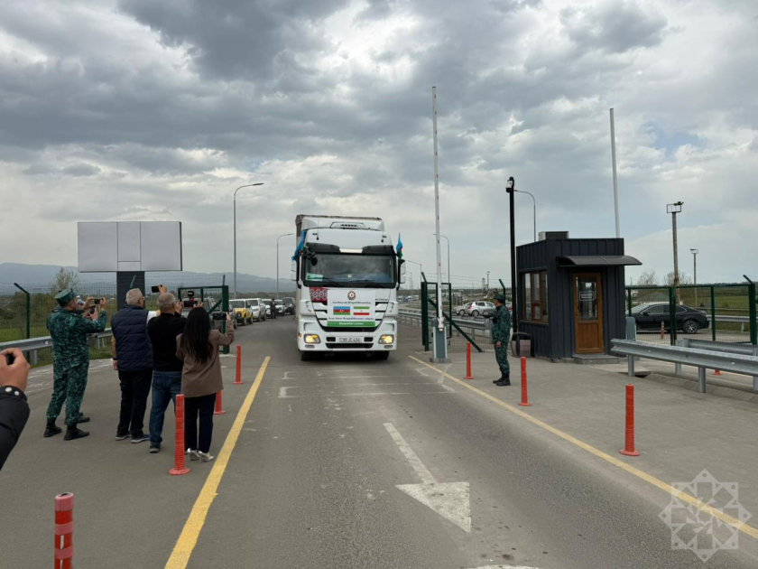 İrana göndərilən növbəti humanitar yardım buraxılış məntəqəsinə daxil oldu - FOTO İrana göndərilən növbəti humanitar yardım buraxılış məntəqəsinə daxil oldu - FOTO
