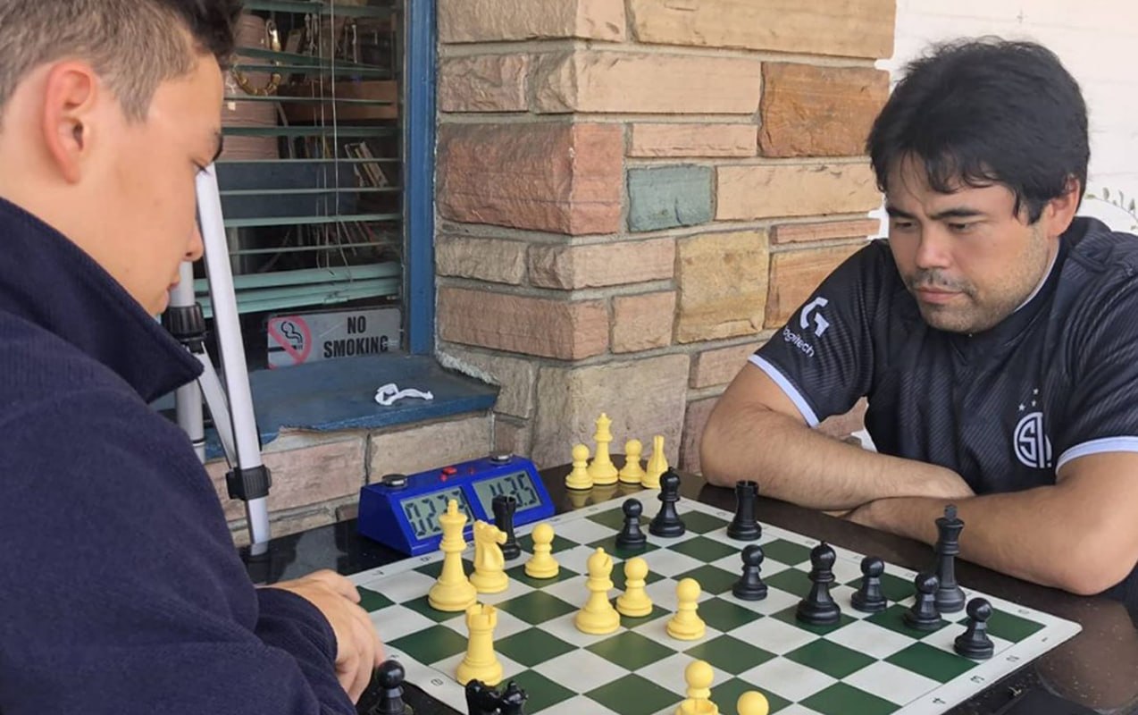 Şahmat əfsanəsi 67 dəqiqə düşündü - 2 dəqiqədə uduzdu