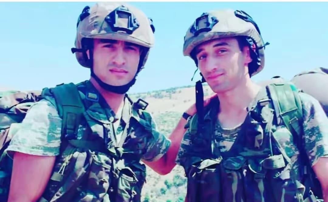 Əfsanəvi qəhrəmanlarla çiyin-çiyinə vuruşan igidin hekayəsi - FOTO Əfsanəvi qəhrəmanlarla çiyin-çiyinə vuruşan igidin hekayəsi - FOTO