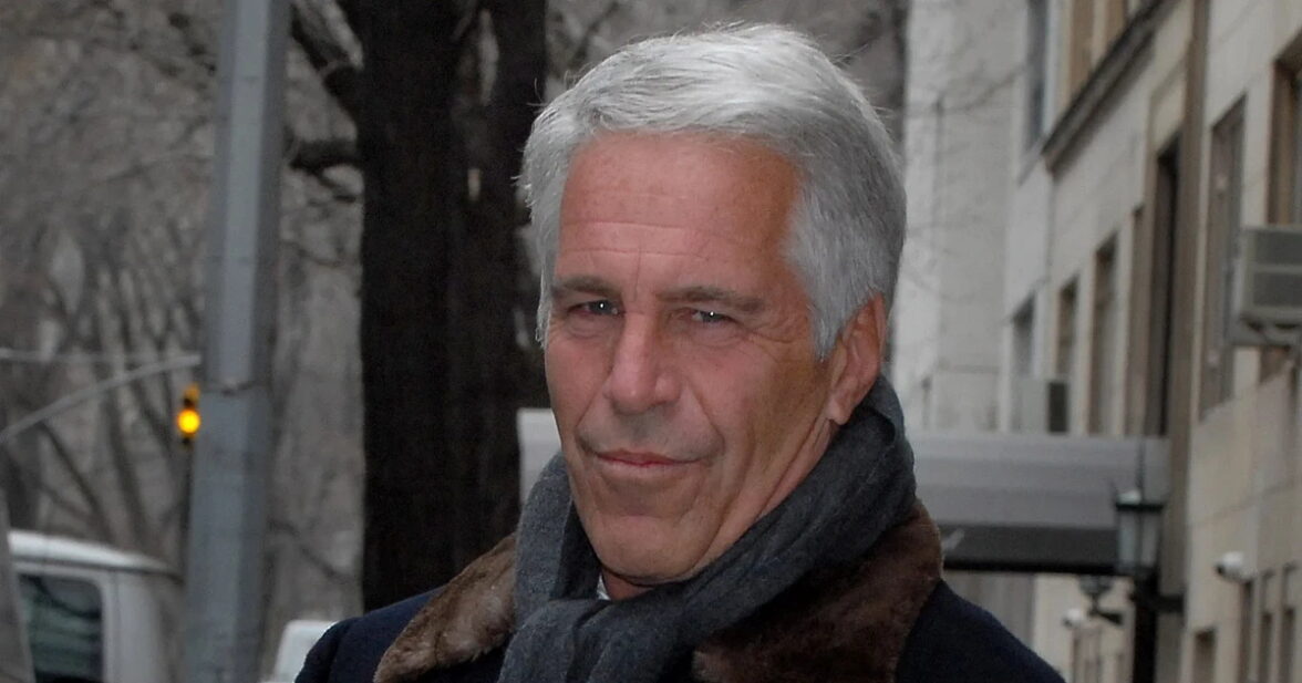 İlon Maskın atası: &ldquo;Epşteyn hələ də sağdır&rdquo;