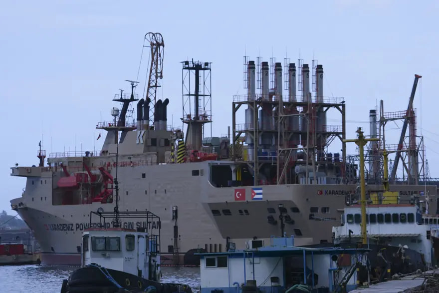 Türkiyə Kubaya üzən elektrik stansiya göndərdi