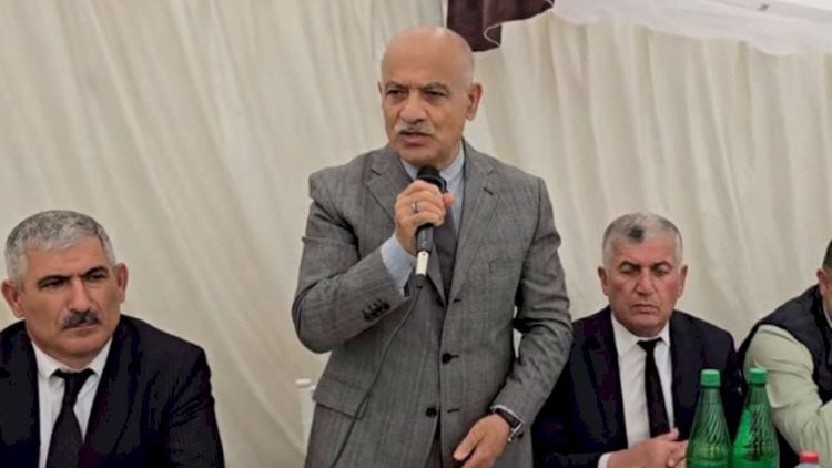 İcra başçısı yas məclisində şeir dedi &ndash; VİDEO