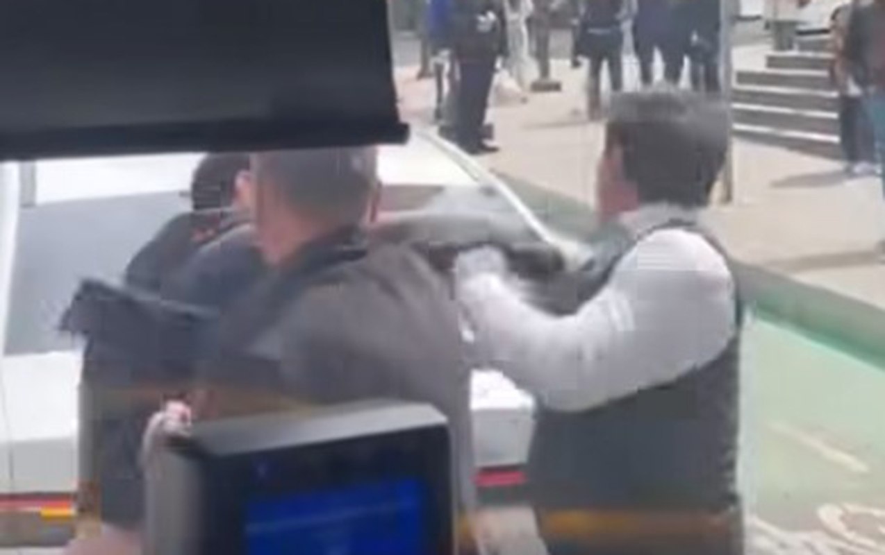 Bakıda taksi və avtobus sürücüləri arasında insident &ndash; ANBAAN VİDEO