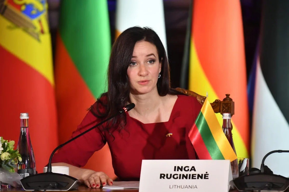 İnqa Ruqinyene Azərbaycana gəlir İnqa Ruqinyene Azərbaycana gəlir