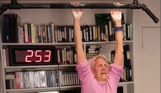 90 yaşında turnikdən 3 dəqiqə asılı qaldı, REKORD QIRDI – VİDEO 90 yaşında turnikdən 3 dəqiqə asılı qaldı, REKORD QIRDI – VİDEO