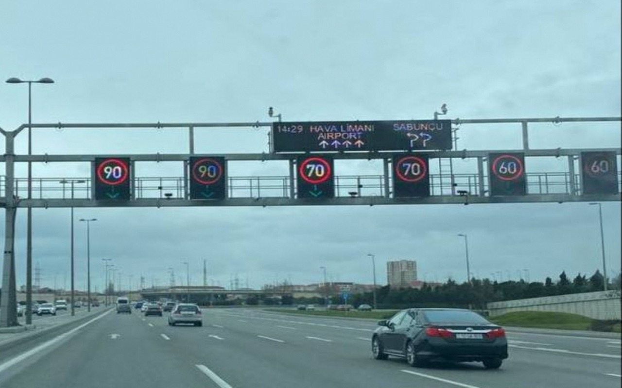 Küləyə görə bu yolda sürət həddi endirildi Küləyə görə bu yolda sürət həddi endirildi