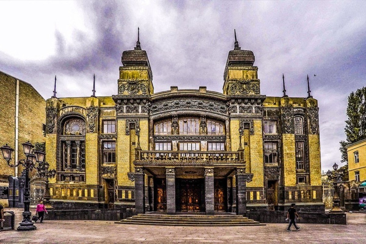 Opera və Balet Teatrında solistlərlə bağlı məsələyə aydınlıq gətirilib