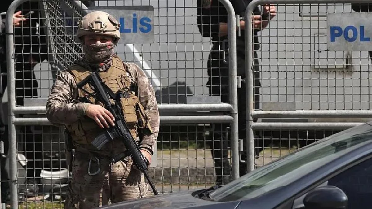 İstanbulda İsrail konsulluğu önündəki atışma ilə bağlı daha 8 NƏFƏR TUTULDU