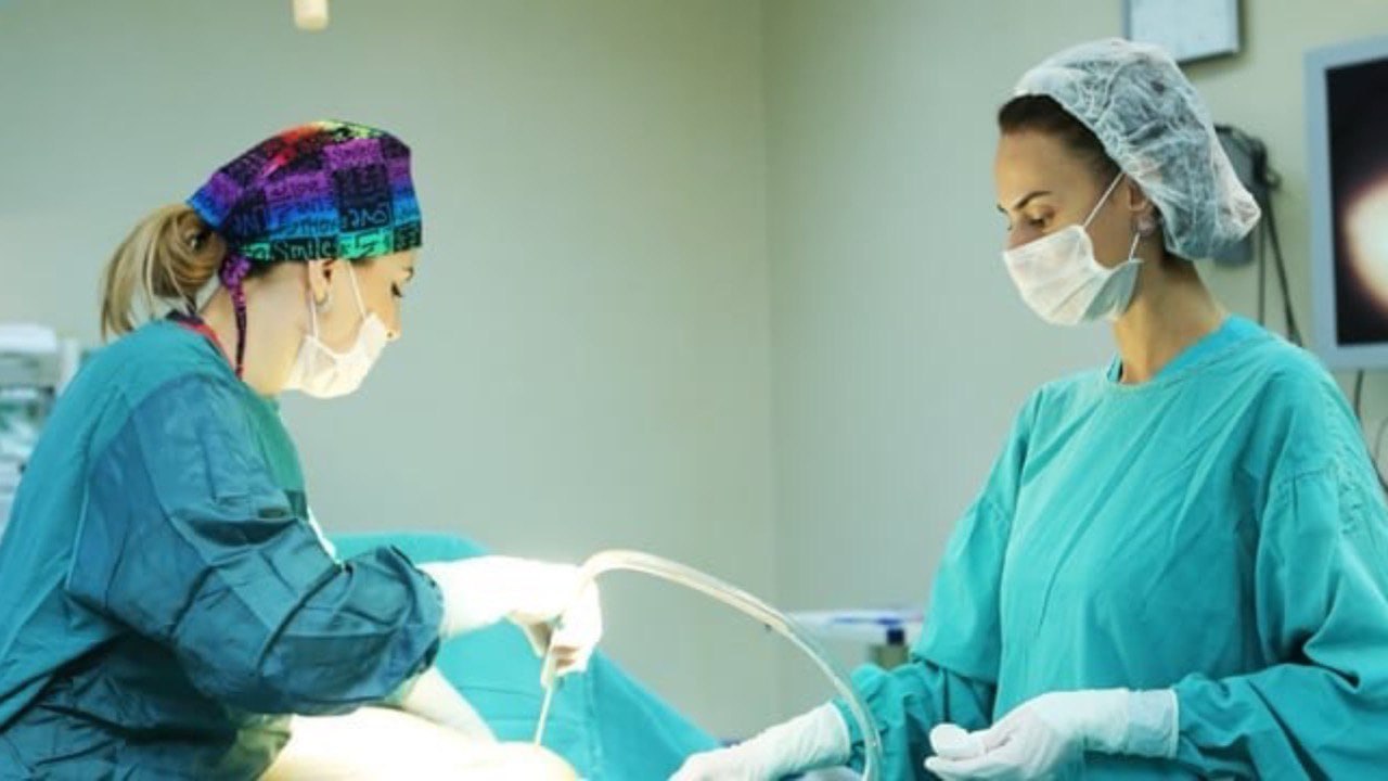 DİQQƏT: Bu xəstəxanada sığorta hesabına estetik əməliyyatlar icra olunur DİQQƏT: Bu xəstəxanada sığorta hesabına estetik əməliyyatlar icra olunur