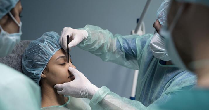 Azərbaycanda ən çox müraciət edilən plastik cərrahiyə əməliyyatları açıqlandı