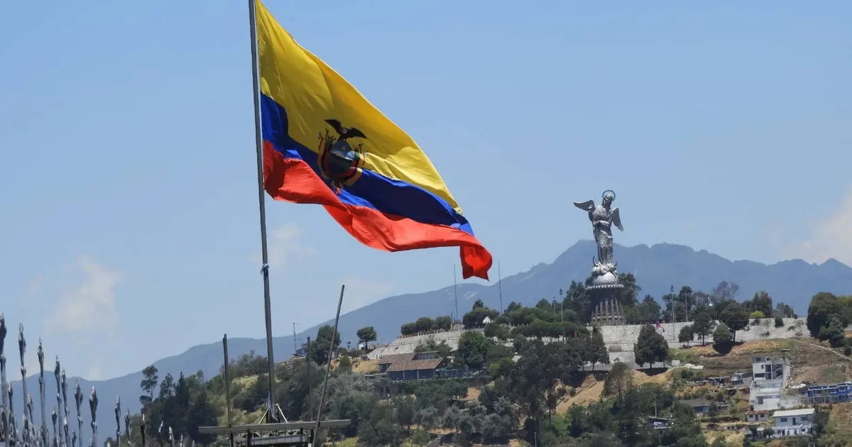 Ekvador Kolumbiyadakı səfirini müvəqqəti olaraq geri çağırır